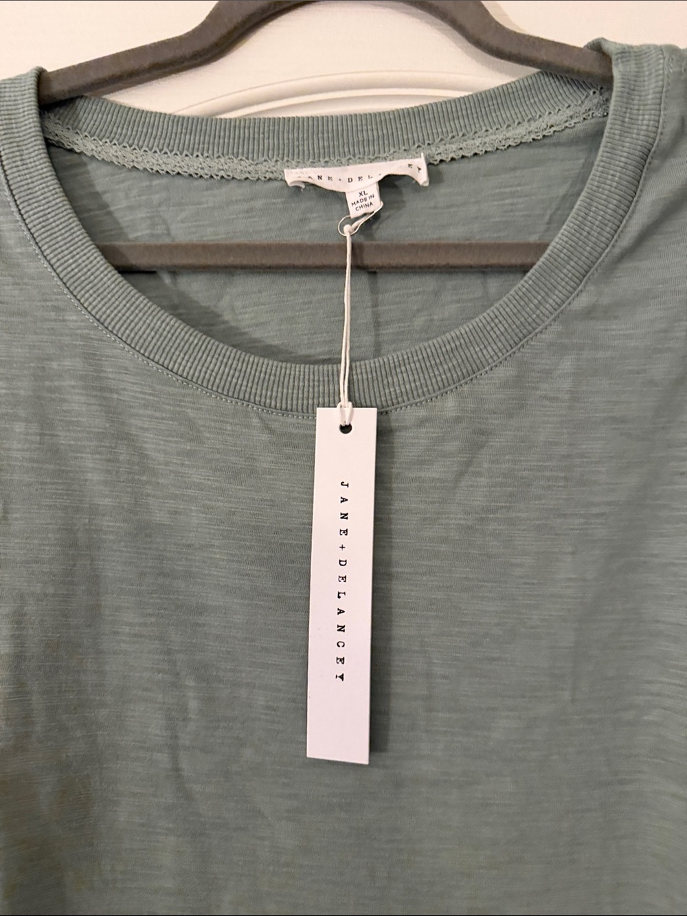 Jane & Delancey Eyelet Puff Sleeve Tee - Sage Green. Size XL. NWT - Picture 2 of 5